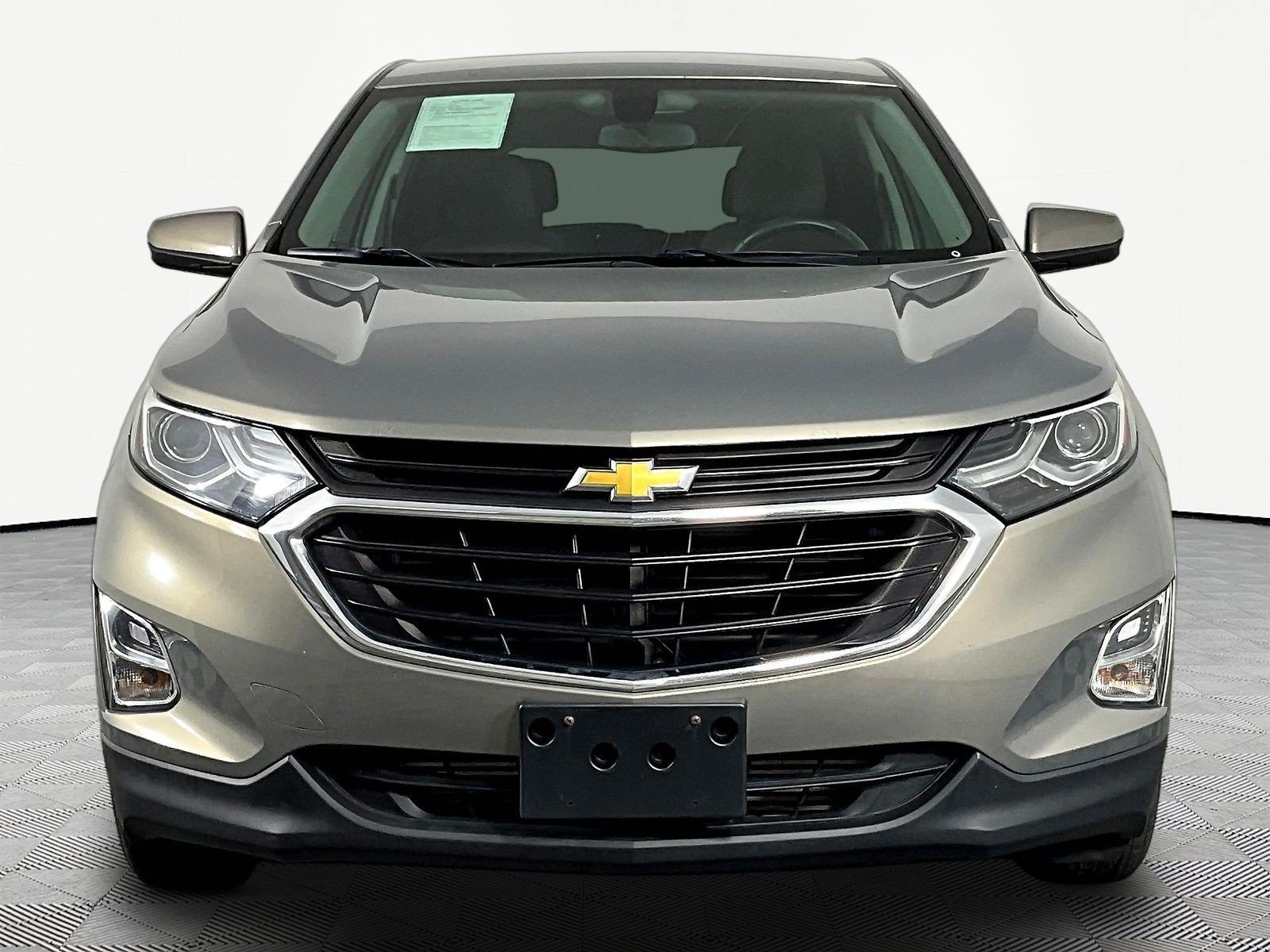 Used 2018 Chevrolet Equinox LT FWD image 2