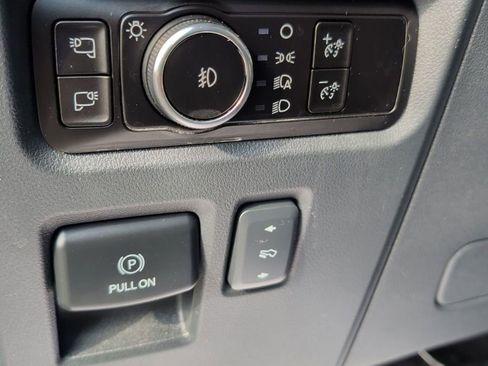 Used 2023 Ford Expedition Platinum AWD/4WD image 21