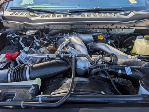 Used 2025 Ford F250 Lariat w/ Chrome Package image 28