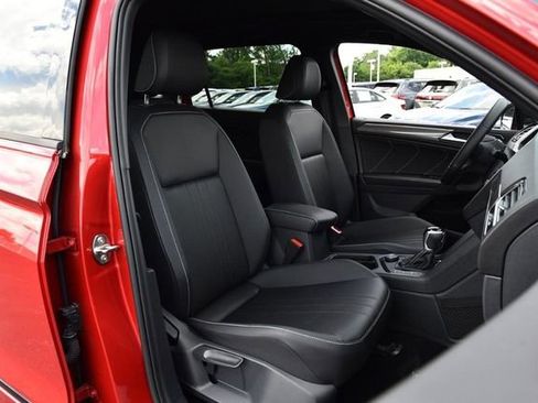 Certified 2024 Volkswagen Tiguan SE R-Line AWD/4WD image 21