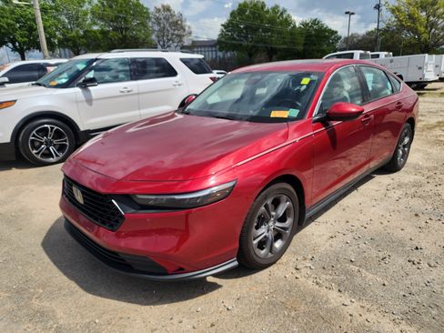 Used 2024 Honda Accord EX image 3