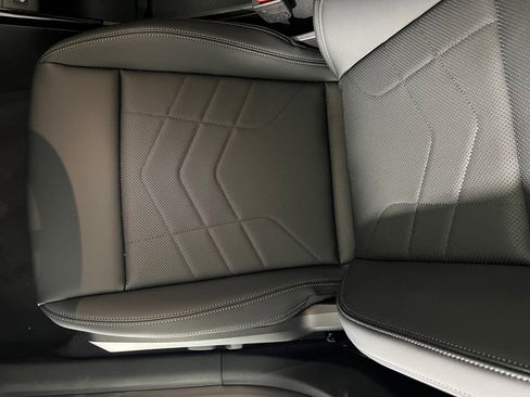 Used 2025 BMW X2 xDrive28i w/ Convenience Package image 24