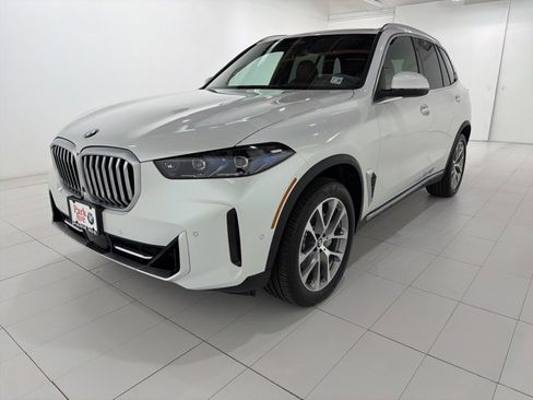 Used 2026 BMW X5 xDrive40i w/ Premium Package image 1