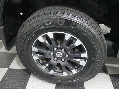 Used 2018 Nissan Titan PRO-4X AWD/4WD image 16