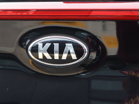Used 2020 Kia Sportage S w/ S Premium Package AWD/4WD image 17