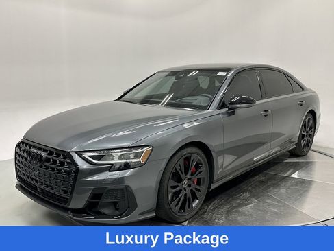 Used 2025 Audi S8 image 3
