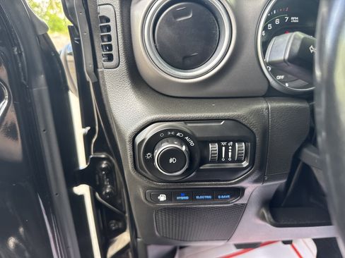 Used 2022 Jeep Wrangler Unlimited Rubicon 4xe w/ Steel Bumper Group image 27