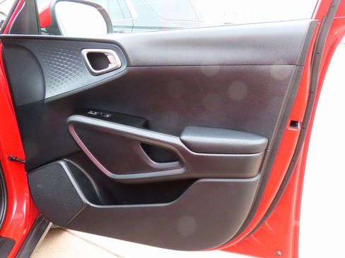 Used 2021 Kia Soul EX image 9