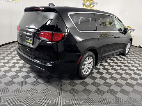 New 2026 Chrysler Voyager LX image 10