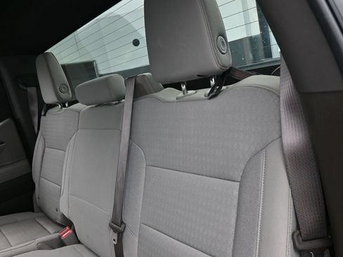 Used 2025 Chevrolet Silverado 1500 LT RWD image 19