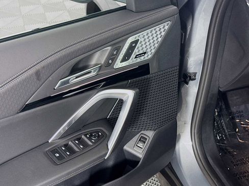 Used 2025 BMW X2 xDrive28i w/ Premium Package image 40