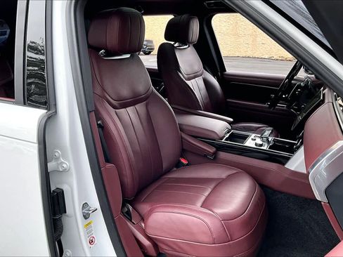 Used 2023 Land Rover Range Rover SE image 9