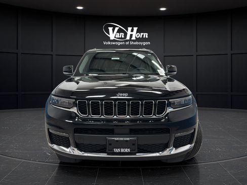 Used 2023 Jeep Grand Cherokee L Limited AWD/4WD image 2