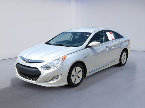 Used 2015 Hyundai Sonata Hybrid FWD image 2