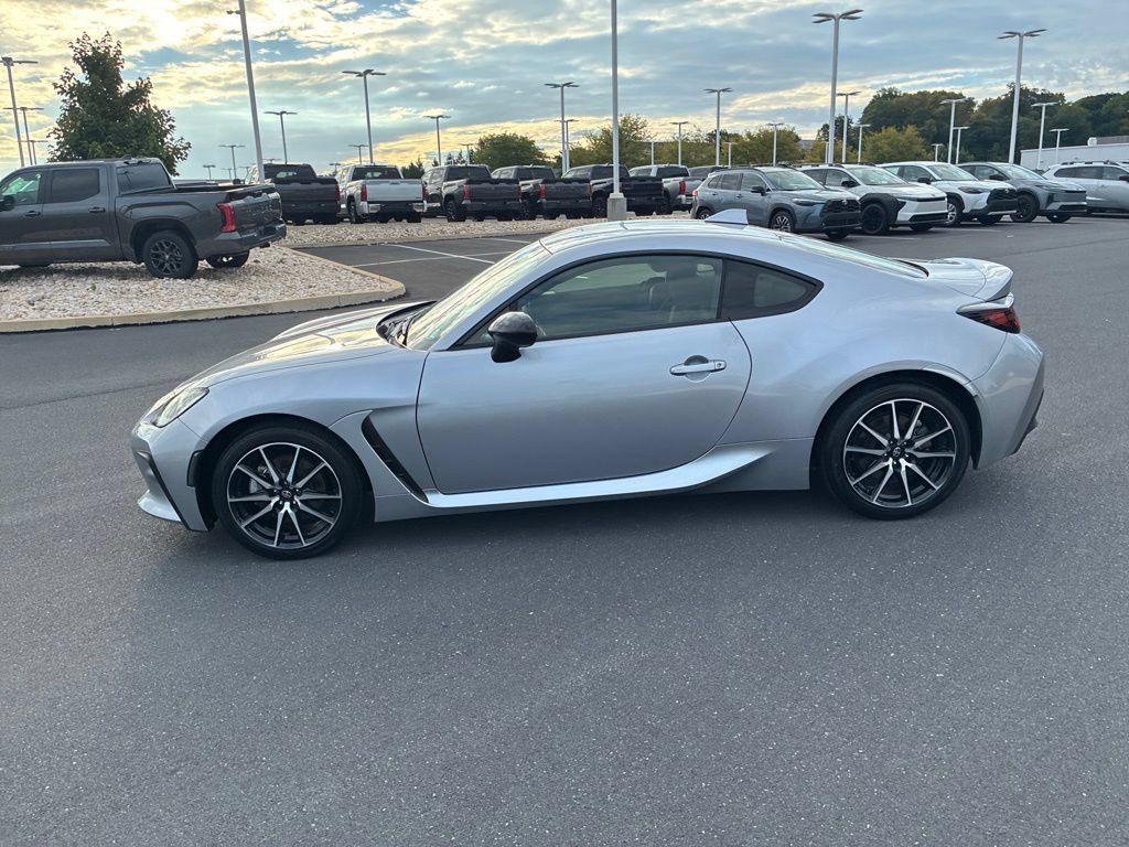 Used 2024 Toyota GR86 RWD image 16