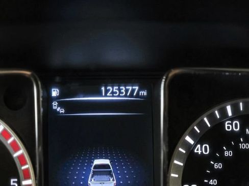 Used 2016 Nissan Titan SL AWD/4WD image 21