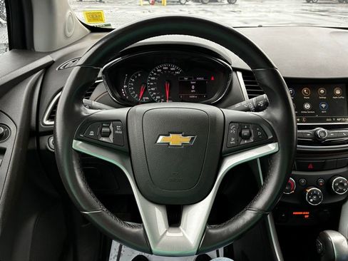 Used 2019 Chevrolet Trax LT w/ LT Convenience Package FWD image 20
