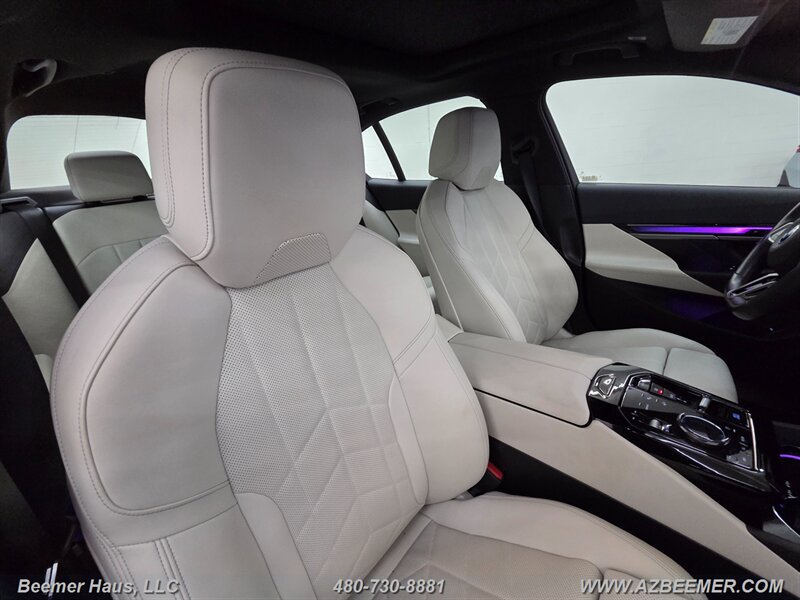 Used 2024 BMW i5 eDrive40i w/ M Sport Package RWD image 35