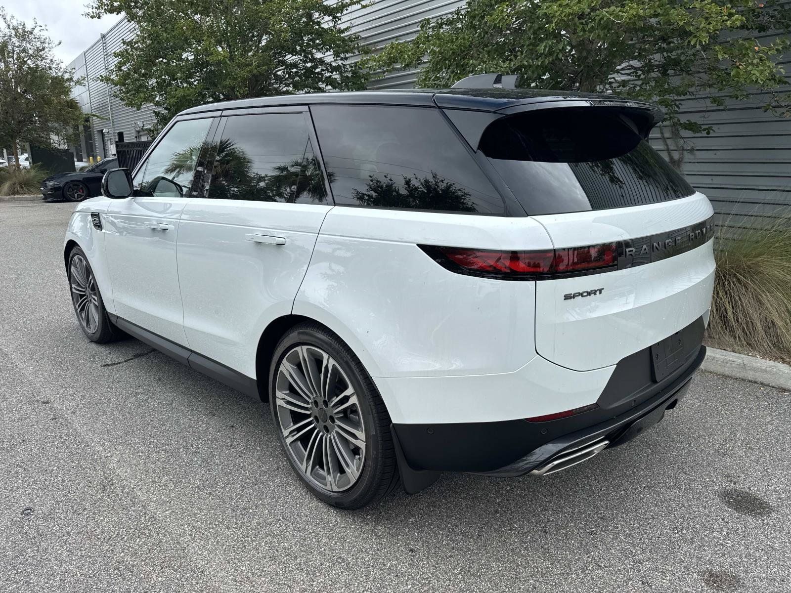 New 2026 Land Rover Range Rover Sport SE AWD/4WD image 3
