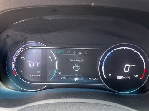 Used 2019 Kia Niro EX Premium w/ Cold Weather Package 2.0 FWD image 11