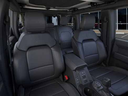 Used 2025 Ford Bronco Badlands image 20