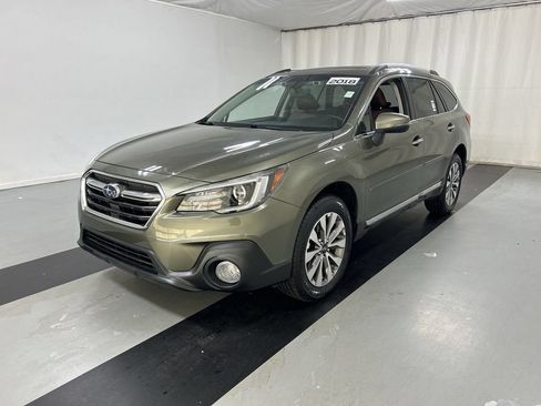 Used 2018 Subaru Outback 3.6R Touring AWD/4WD image 5