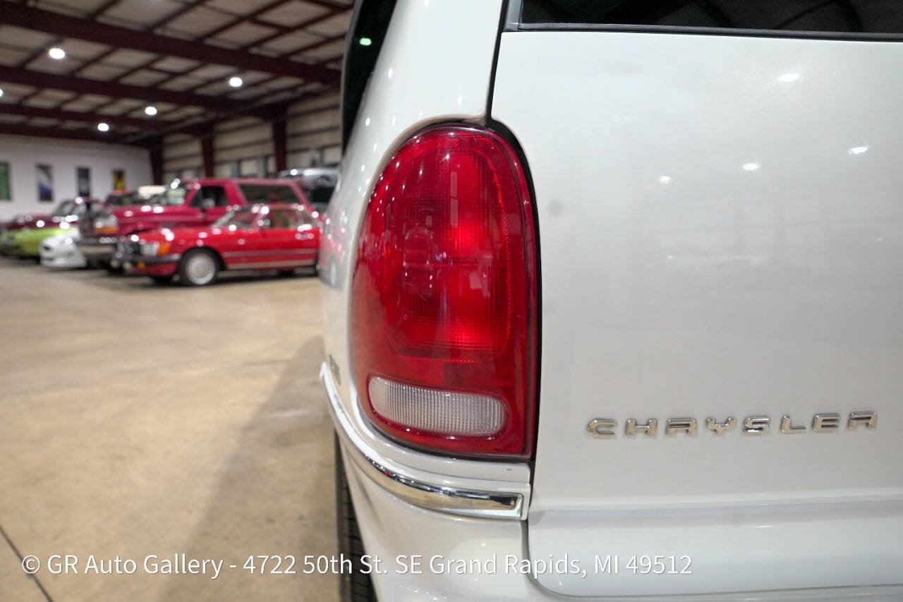 Used 1997 Chrysler Town & Country LXi FWD image 39