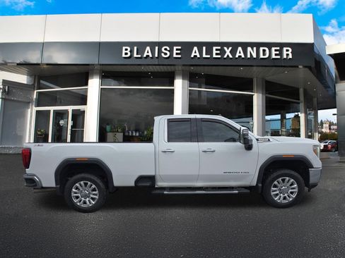 Used 2022 GMC Sierra 2500 SLT w/ SLT Premium Package AWD/4WD image 2