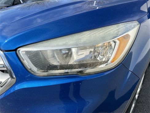Used 2017 Ford Escape SE image 9