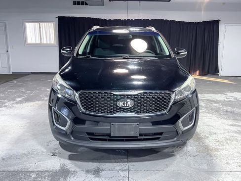 Used 2016 Kia Sorento LX image 3