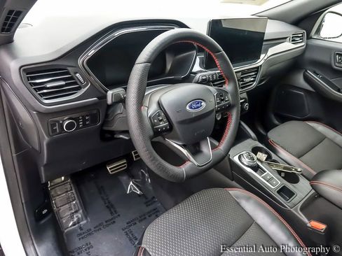 Used 2023 Ford Escape ST-Line w/ Tech Pack #1 image 11