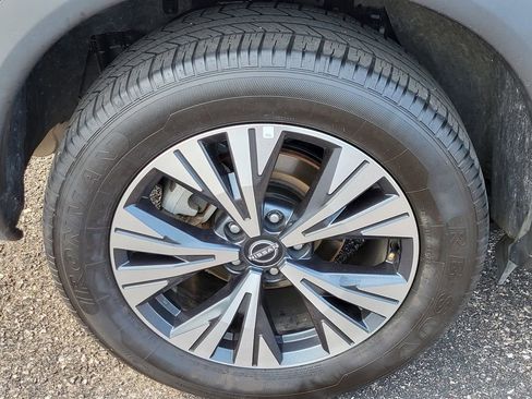 Used 2023 Nissan Rogue SV image 23