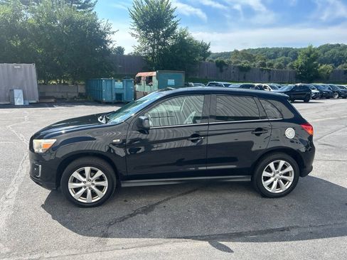 Used 2013 Mitsubishi Outlander Sport SE AWD/4WD image 3