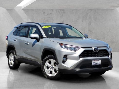 Used 2020 Toyota RAV4 XLE w/ Convenience Package FWD image 1