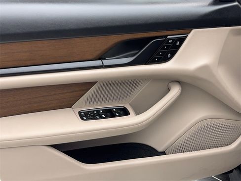 Used 2023 Porsche Taycan w/ Premium Package image 40