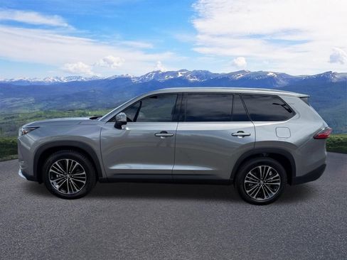 Used 2026 Toyota Grand Highlander AWD Hybrid image 2