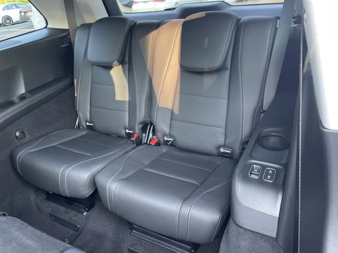 New 2026 Mercedes-Benz GLS 450 4MATIC image 40