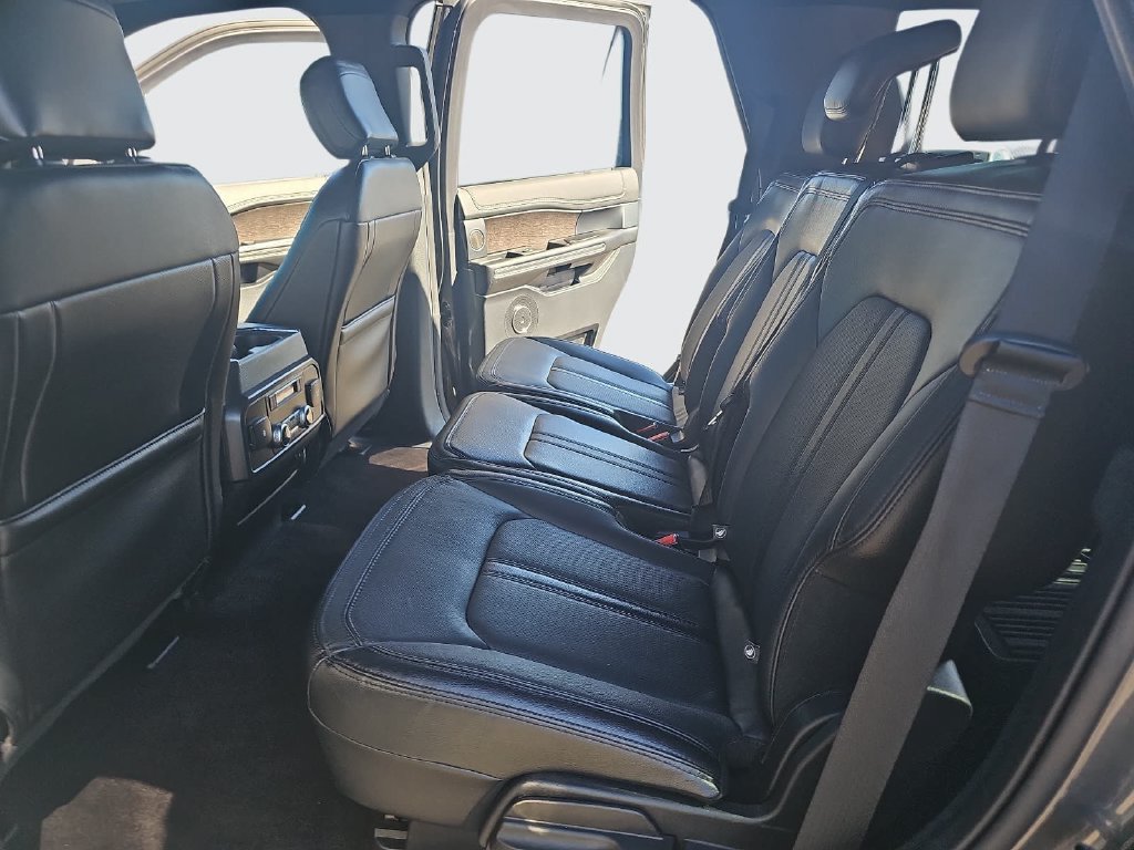 Used 2020 Ford Expedition Limited w/ Special Edition Package AWD/4WD image 16