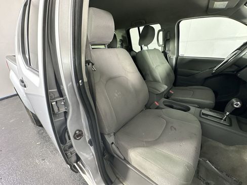 Used 2016 Nissan Frontier SV w/ SV Value Truck Package RWD image 26