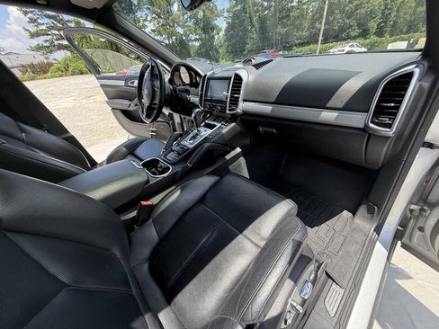 Used 2013 Porsche Cayenne S AWD/4WD image 16