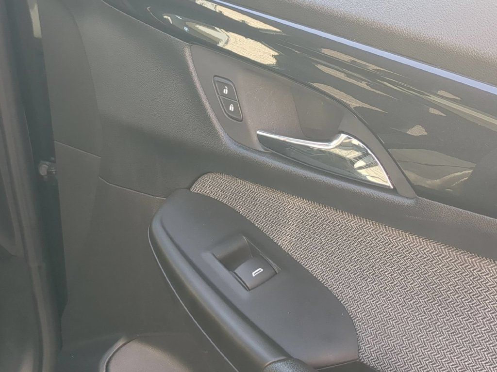 Used 2025 Chevrolet TrailBlazer LT AWD/4WD image 33