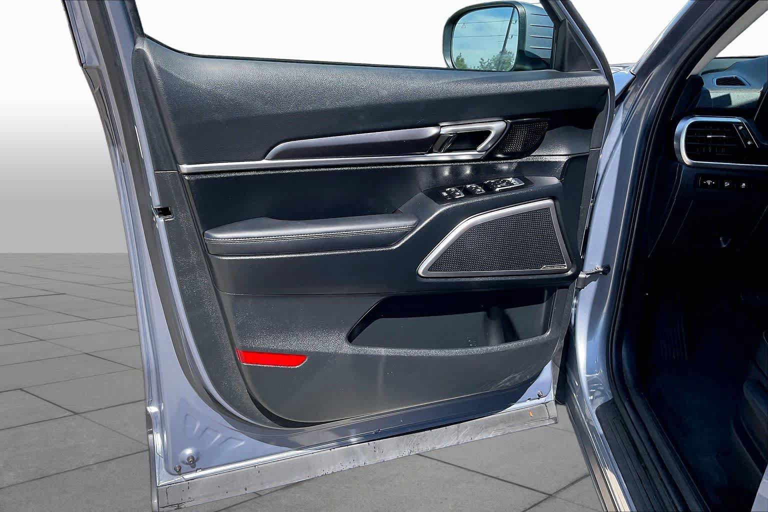 Used 2025 Kia Telluride LX FWD image 20