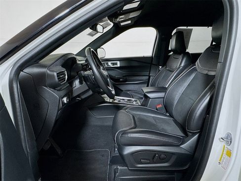 Used 2023 Ford Explorer ST image 18