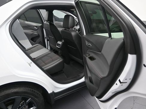 Used 2023 Chevrolet Equinox RS FWD image 14