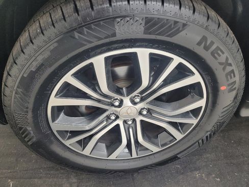 Used 2018 Mitsubishi Outlander Sport ES AWD/4WD image 31