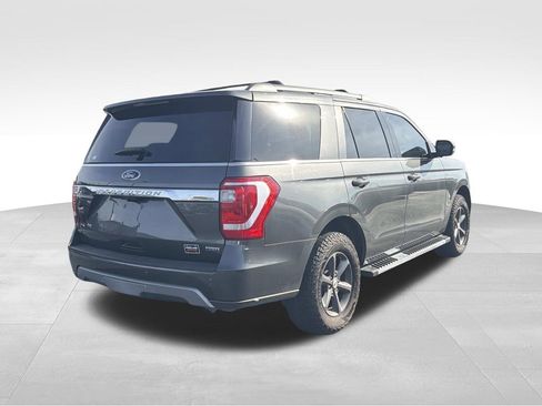 Used 2021 Ford Expedition XLT image 3