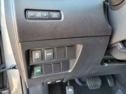 Used 2016 Nissan Rogue SV w/ SV Family Package FWD image 33