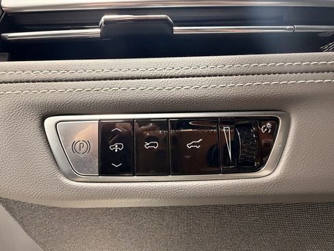 Used 2026 Cadillac Escalade IQL Sport 1 image 32