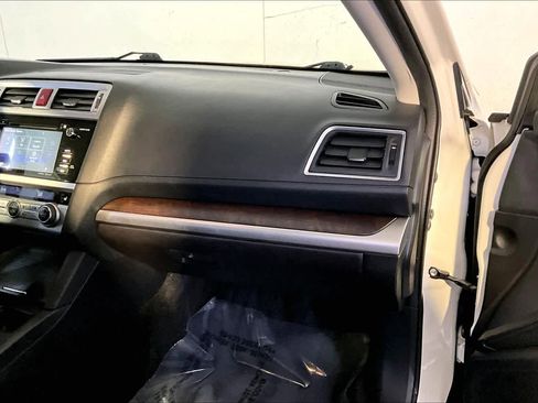 Used 2015 Subaru Outback 2.5i Limited image 18