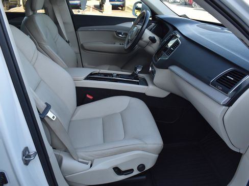 Used 2021 Volvo XC90 T5 Momentum w/ Protection Package Premier FWD image 72